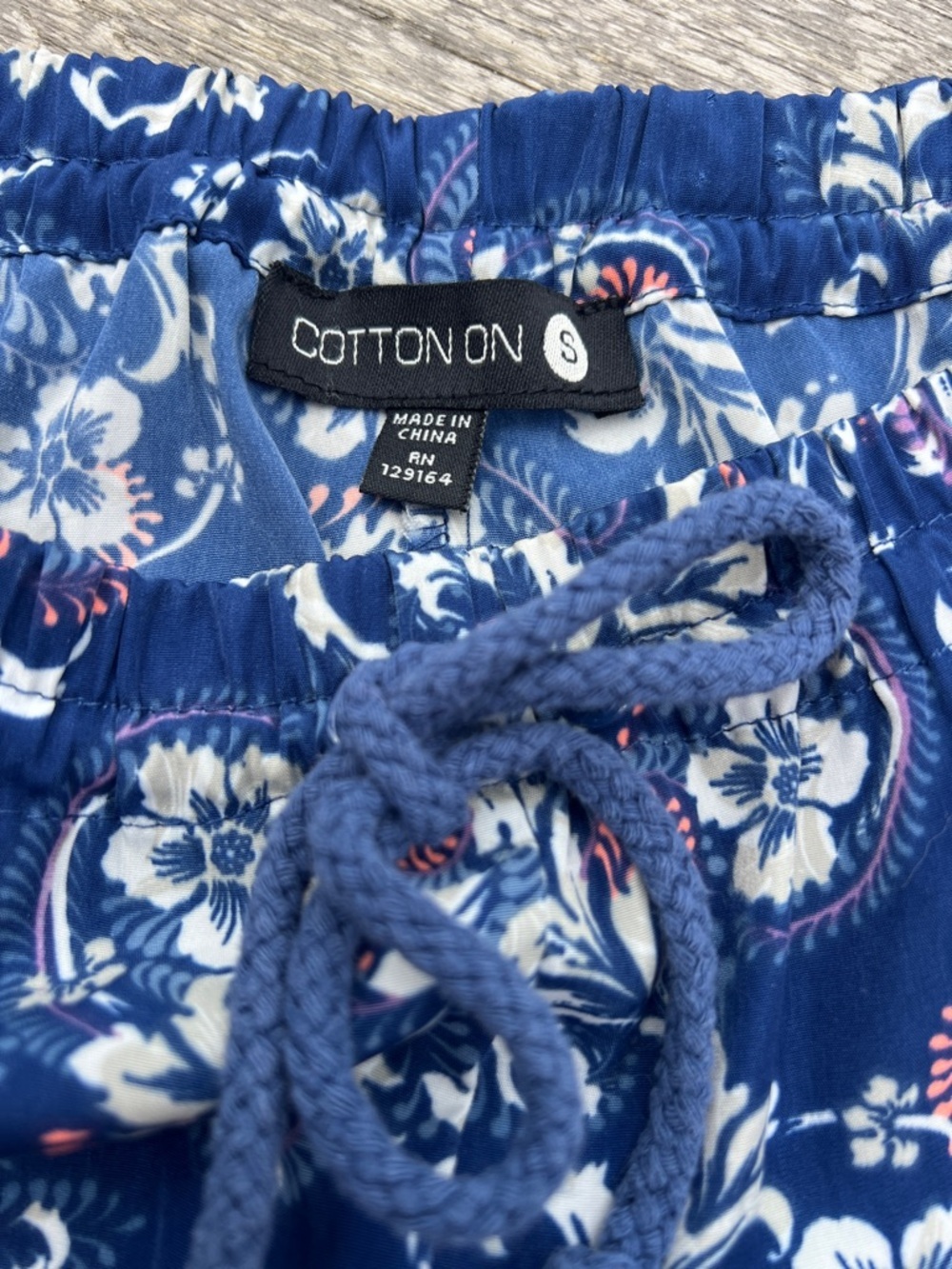 Cotton On Navy Blue Floral Paisley Drawstring Shorts Small - Picture 2 of 5